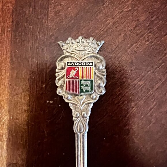 Vintage Andorra Souvenir Spoon With Crown & Crest Design - Picture 2 of 4